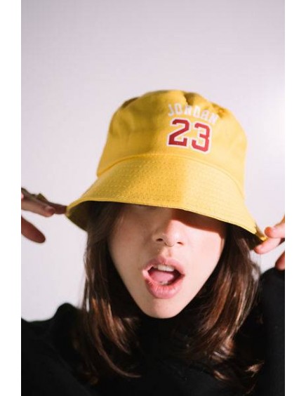 Gorro Amarillo Jordan 23