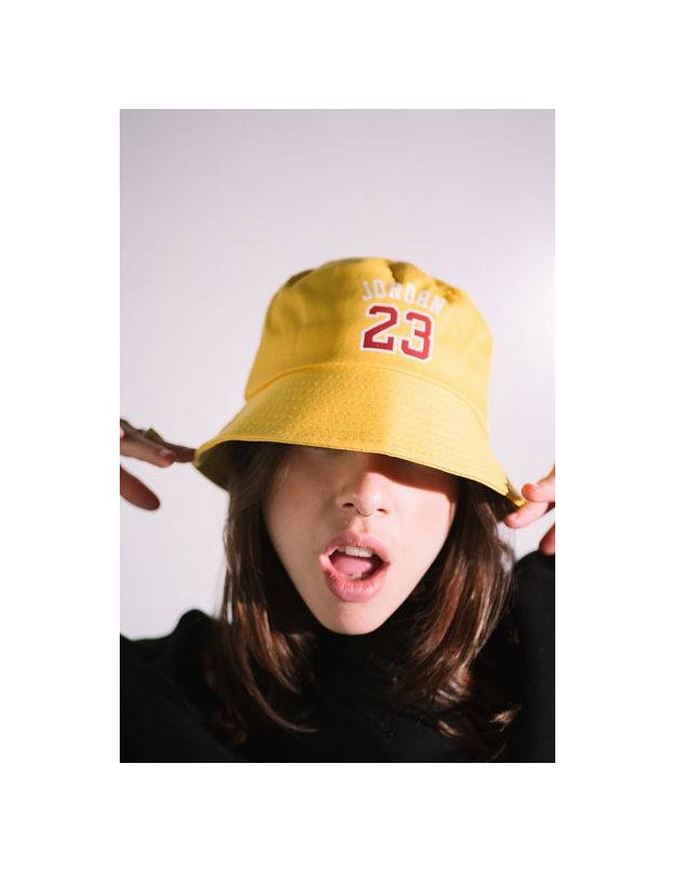 Gorro Amarillo Jordan 23